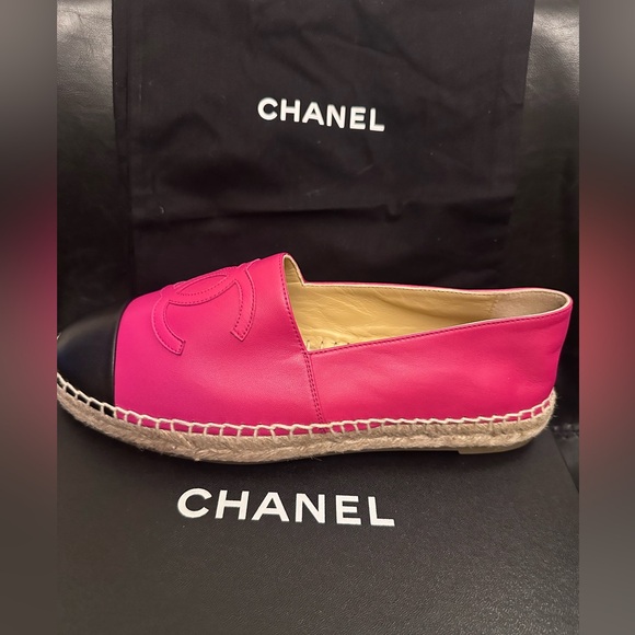 CHANEL LEATHER ESPADRILLES SIZE 40 FUCHSIA AND BLACK LEATHER - Picture 13 of 15